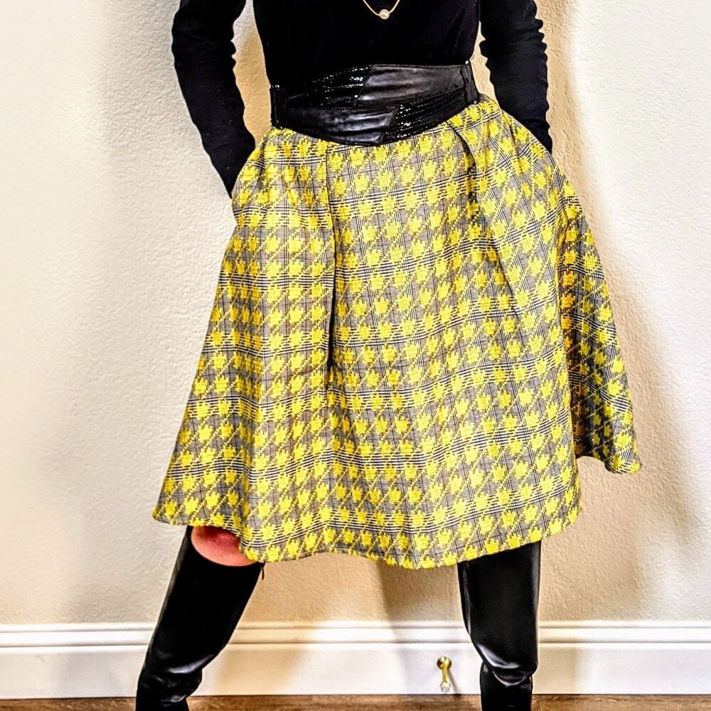 Houndstooth Fit and Flare Skirt (L)